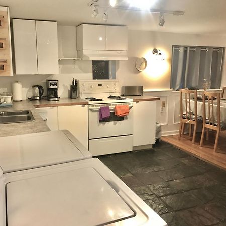 Heart Of Kitsilano Area,5 Mins Walk To Kits Beach,No Share With Other People Stay Vancouver Exterior photo